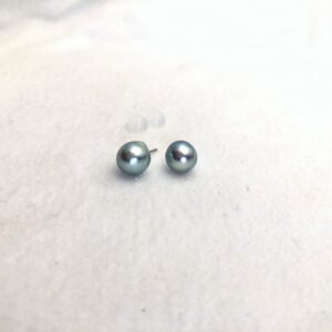 Akoya studs
