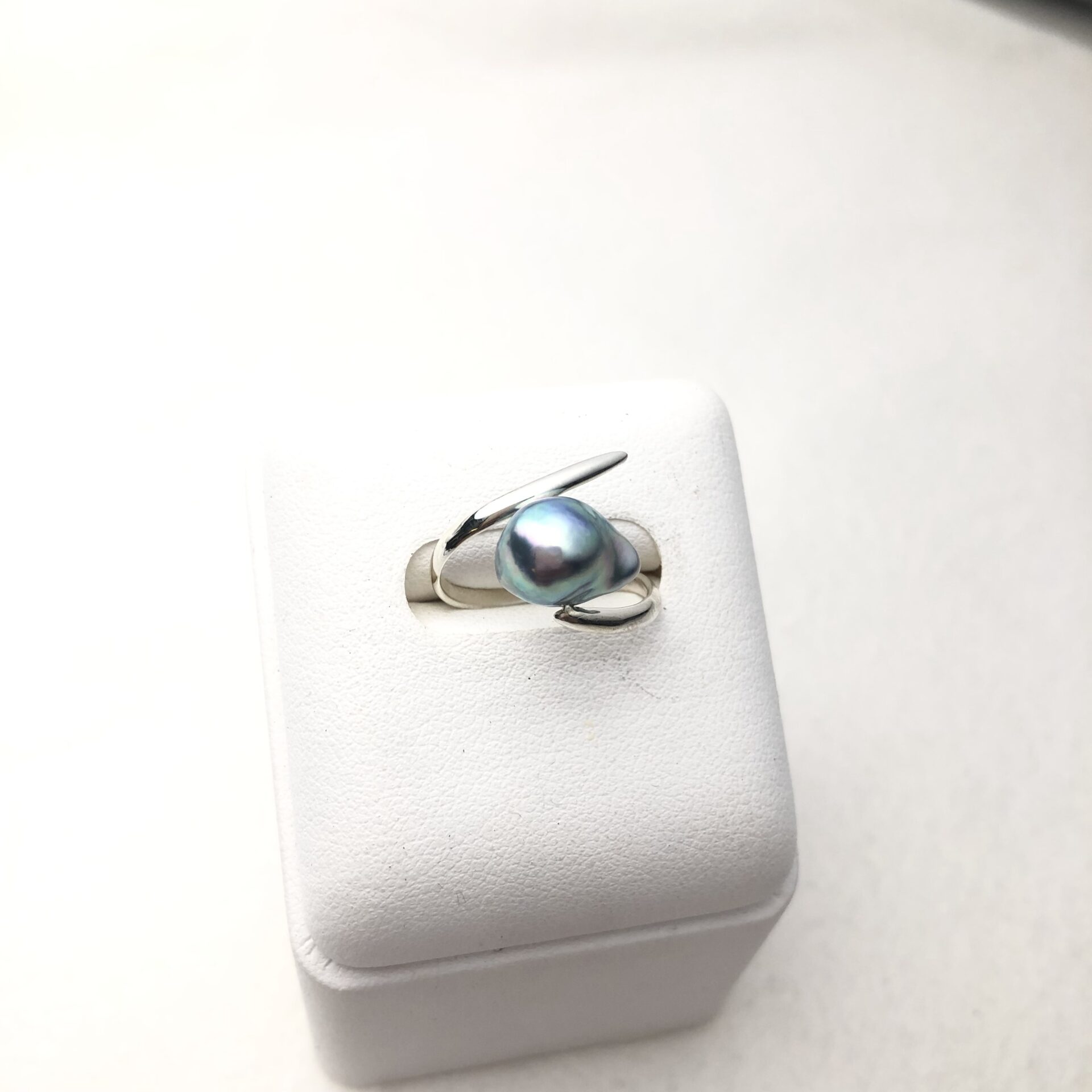 Akoya ring